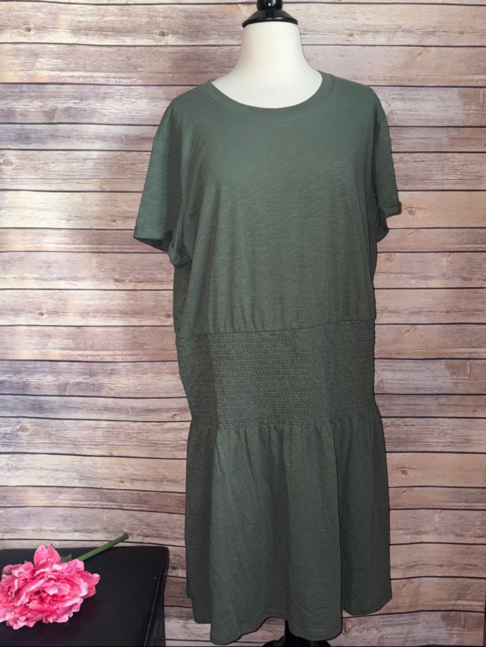 Candace Cameron Bure Olive Green Short Sleeve Smocked Midi Dress